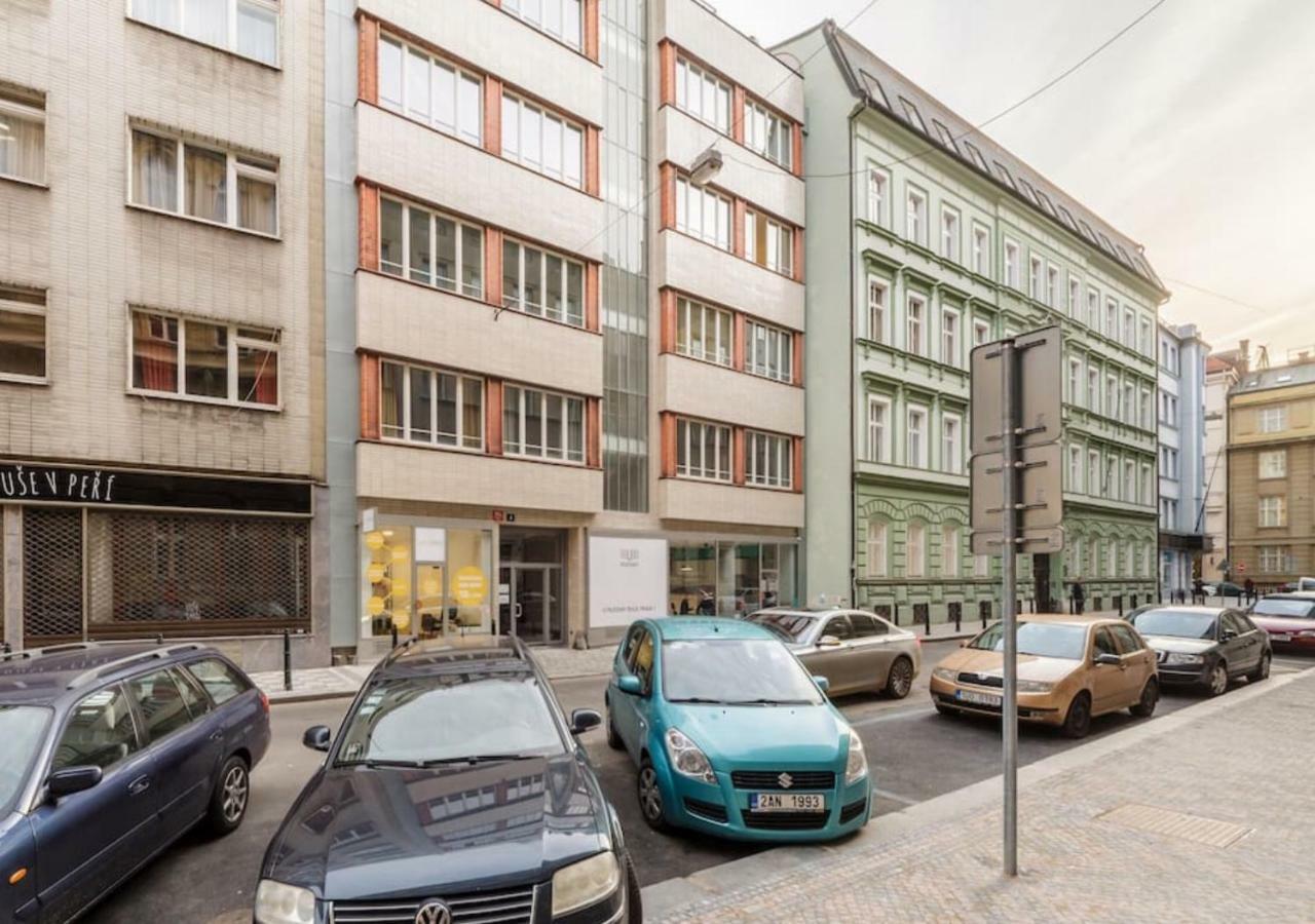 Central Prague Crown Apartments ภายนอก รูปภาพ