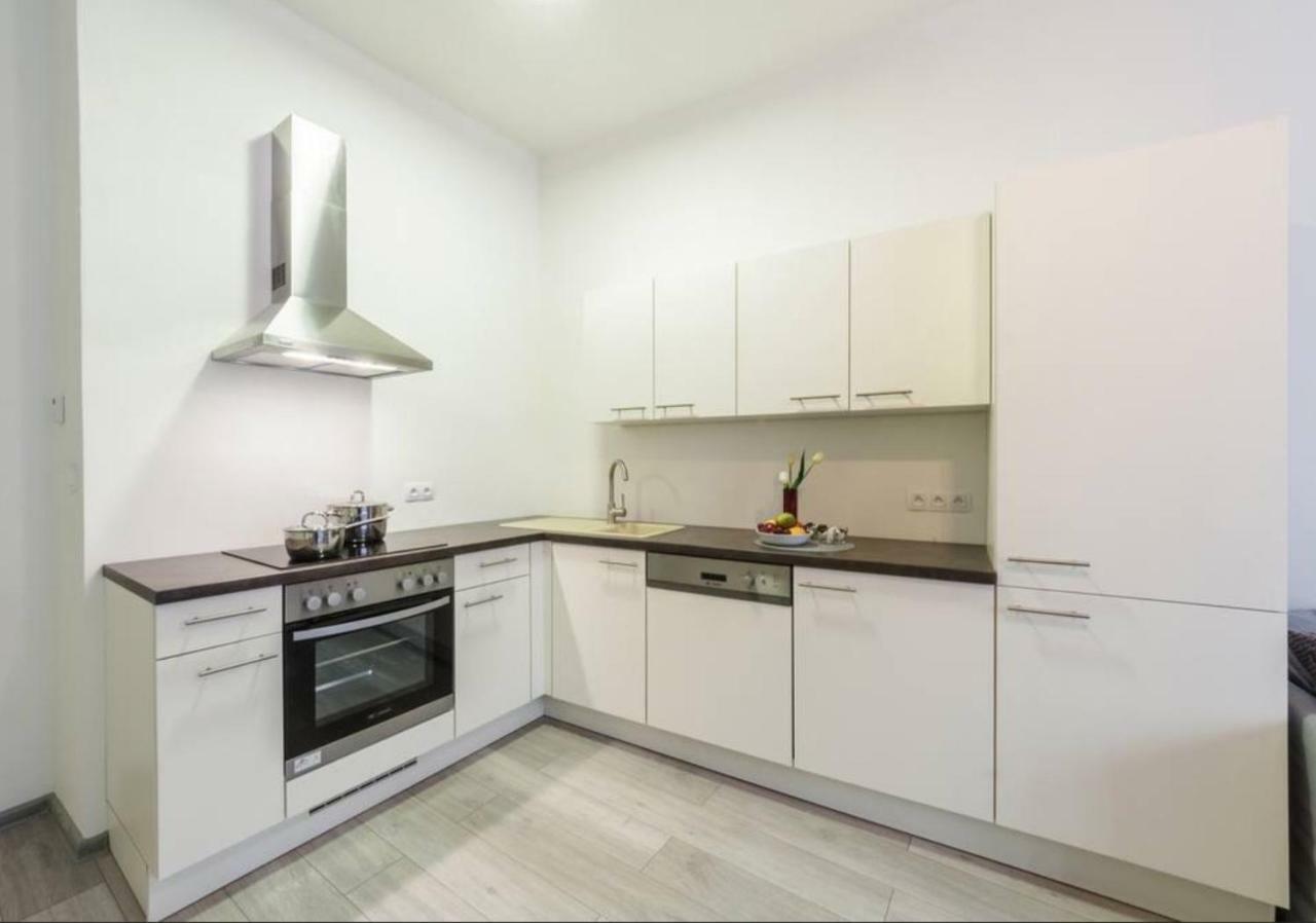Central Prague Crown Apartments ภายนอก รูปภาพ