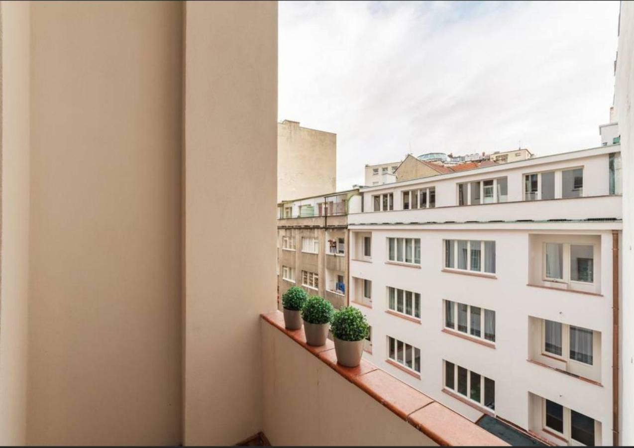 Central Prague Crown Apartments ภายนอก รูปภาพ